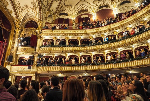 Comment organiser un festival de théâtre : guide pratique