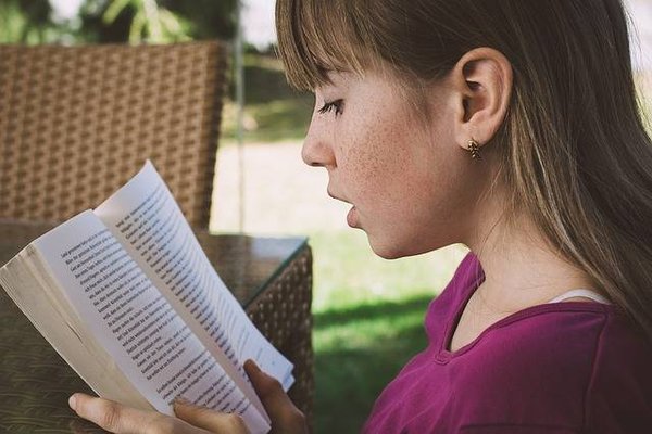 Quelles sont les caractéristiques de la littérature de jeunesse ?